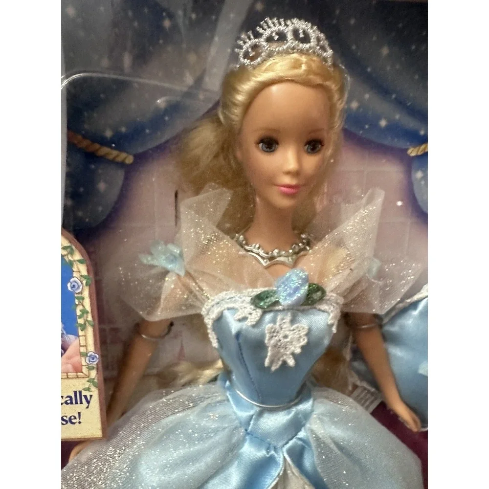 Barbie 1998 Disney sleeping‎ beauty- Blue With Closing eyes NIB